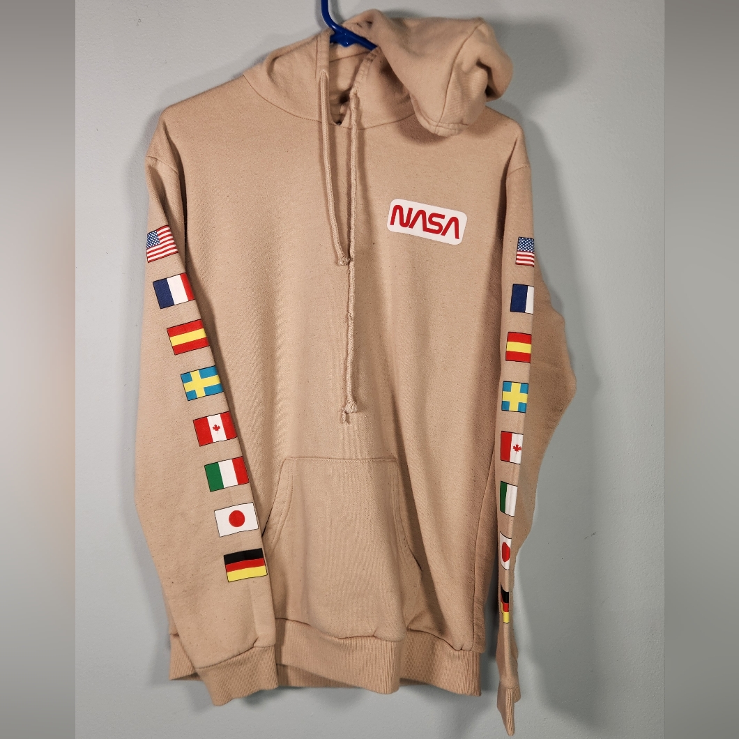 Chemistry Nasa World Flags Sweatshirt Size M